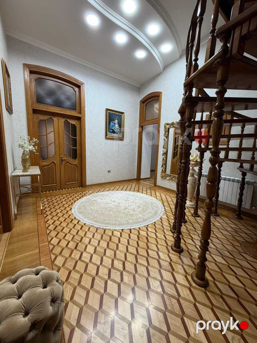 Satılır 7 otaqlı köhnə tikili 435 m² — Mənzil, Bakı (11)