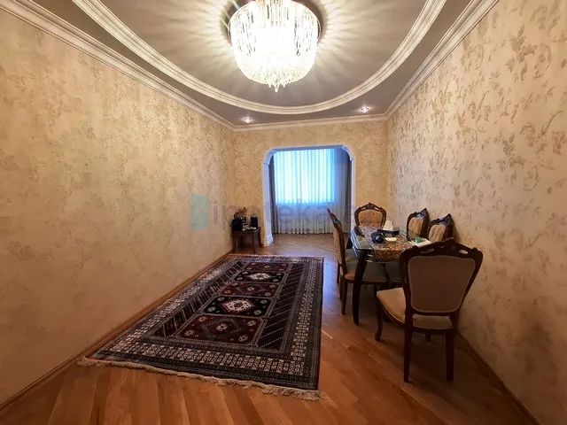 Satılır: 3 Otaq, Köhnə tikili, Nizami r., 8-ci km q., 80.00 m²