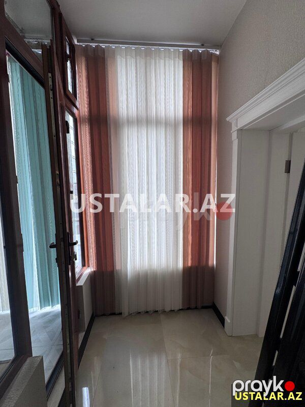 Dikey tül perde — Pəncərələr, qapılar, balkonlar, Bakı (4)