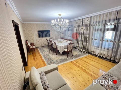 Satılır 4 otaqlı köhnə tikili 100 m² — Bakı