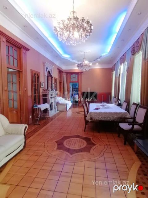 Satılır 6 otaqlı Bina evi menzil (Köhnə tikili), 220 m², Yasamal rayonu — Bakı