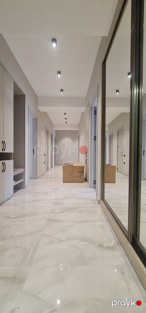 Satılır 5 otaqlı yeni tikili 197 m² — Bakı