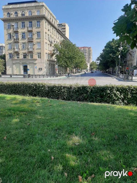 Satılır 2 otaqlı köhnə tikili 75 m² — Bakı
