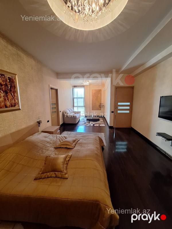 Satılır 10 otaqlı Həyət evi / Villa, 2000 m², Xətai rayonu — Ev, villa, Bakı (12)