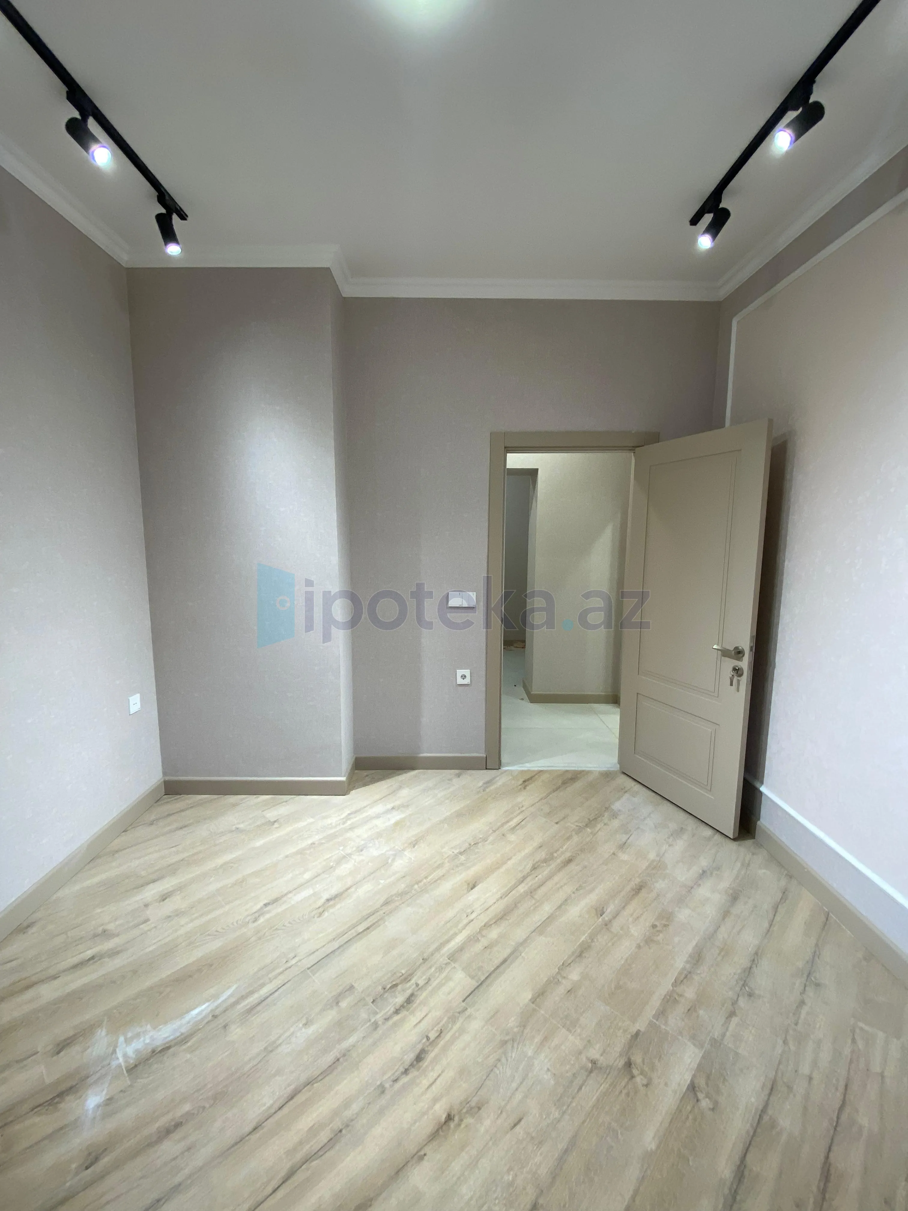 Satılır: 3 Otaq, Yeni tikili, Binəqədi r., 7-ci mkr q., 117.00 m² — Bakı