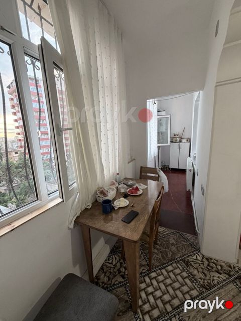 4-otaqlı mənzil, Neftçilər m., 110 m² — Bakı