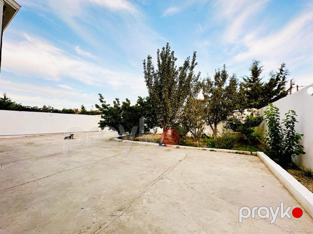 Həyət evi, Şüvəlan qəs — Ev, villa, Bakı (5)
