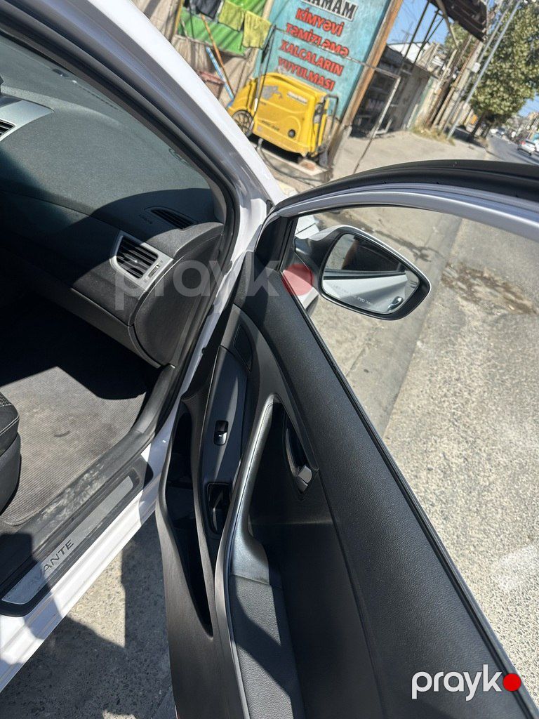 Hyundai Avante, 1.6 L, 2014 il, 270 000 km — Avtomobillər, Bakı (9)