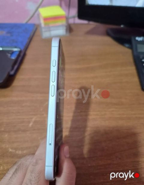 Apple iPhone 16 White 128GB/8GB