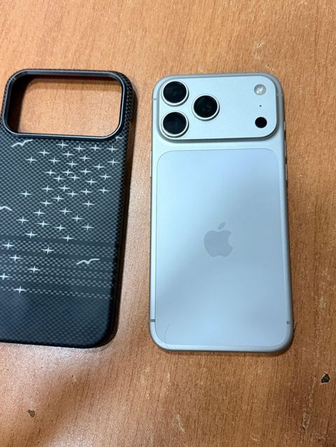 IPhone 17 Pro Max, 256 GB, Ağ, Zəmanət, Barmaq izi, Simsiz şarj — Digah