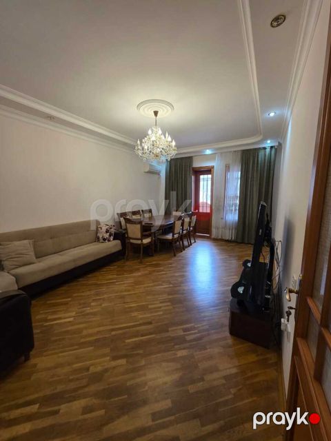 İcarəyə verilir 3 otaqlı köhnə tikili 80 m²