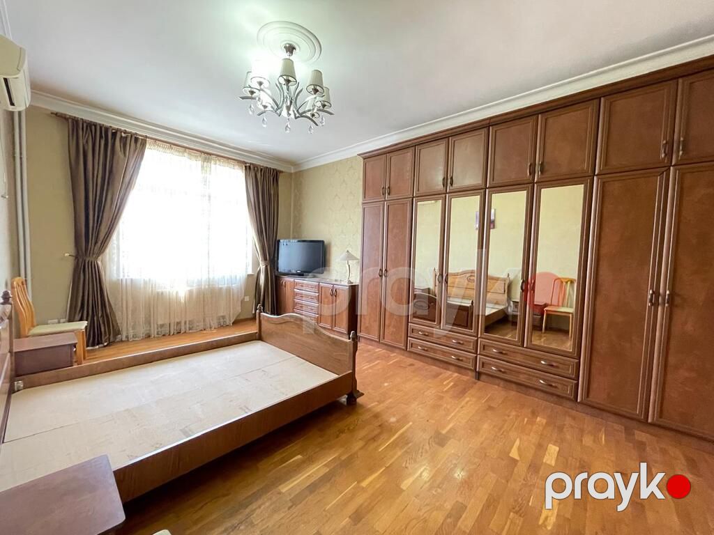 Satılır 6 otaqlı köhnə tikili 190 m² — Mənzil, Bakı (8)
