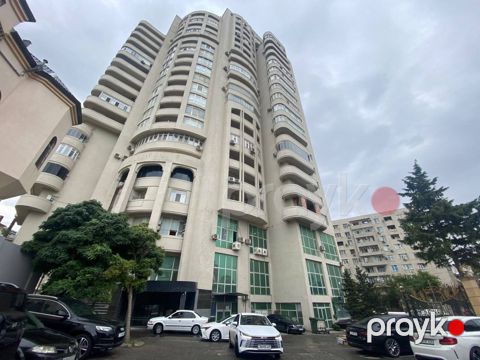 Satılır 4 otaqlı yeni tikili 220 m² — Bakı