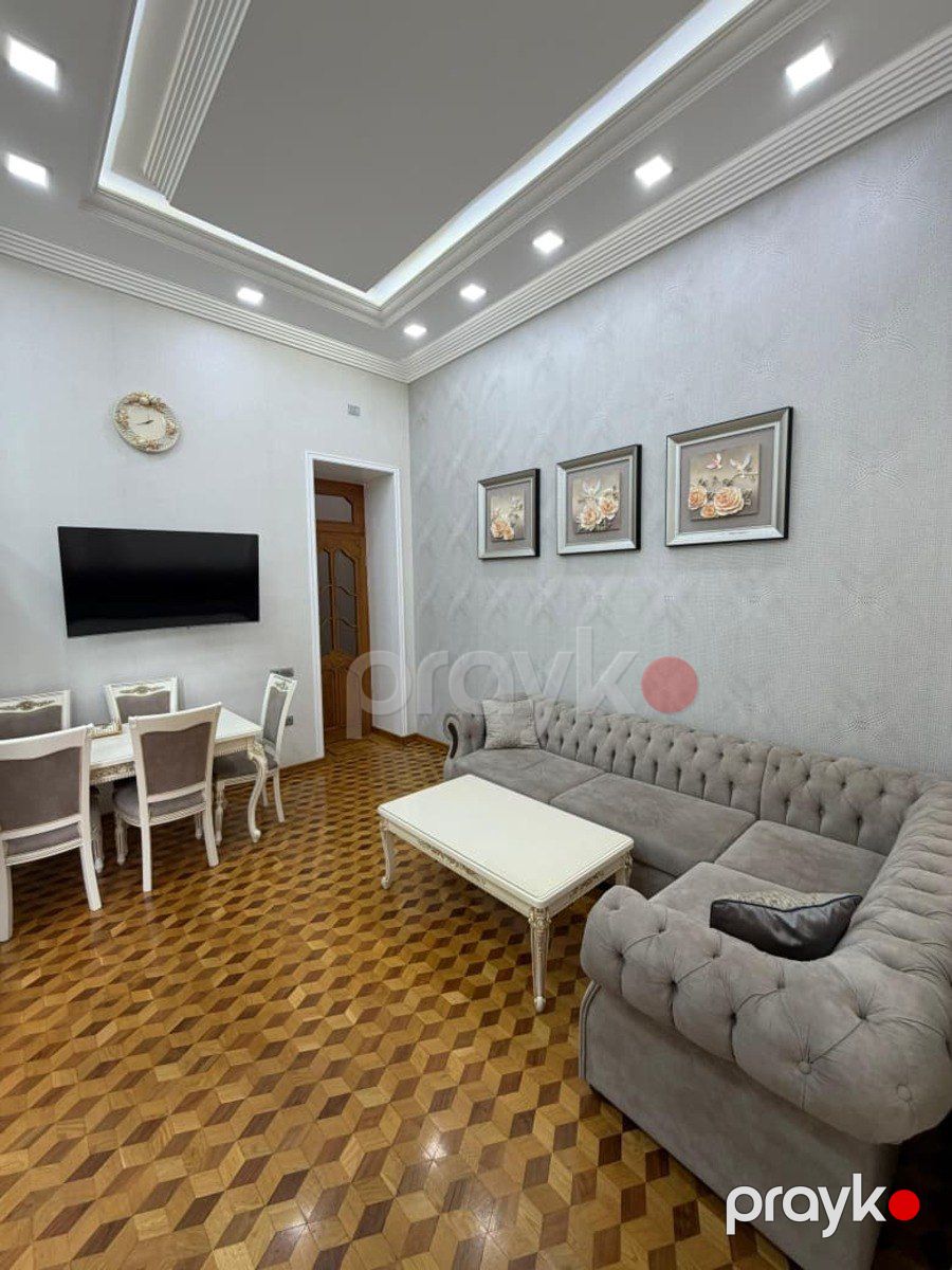 Satılır 7 otaqlı köhnə tikili 435 m² — Mənzil, Bakı (5)