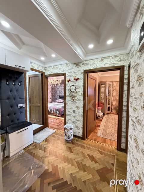 Satılır 3 otaqlı köhnə tikili 92 m² — Bakı