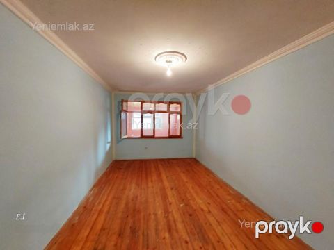Satılır 1 otaqlı Bina evi menzil (Köhnə tikili), 50 m², 4-cü mikrorayon — Sumqayıt