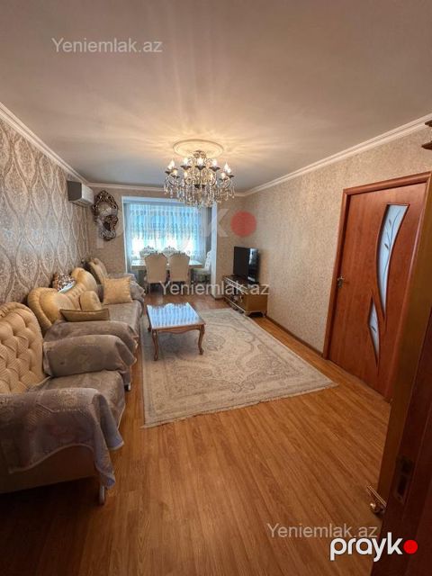 Satılır 4 otaqlı Bina evi menzil (Köhnə tikili), 75 m², 4-cü mikrorayon — Sumqayıt