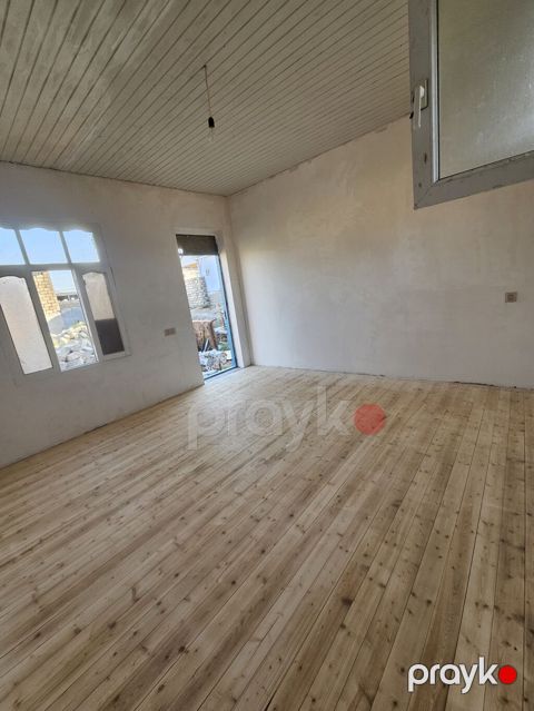 Ev Zabrat 2 də dağın üstü deyilən yerdədir 198 nömrəli marşrutun 50 — Digah