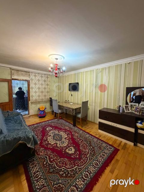 Satılır 4 otaqlı köhnə tikili 90 m² — Bakı