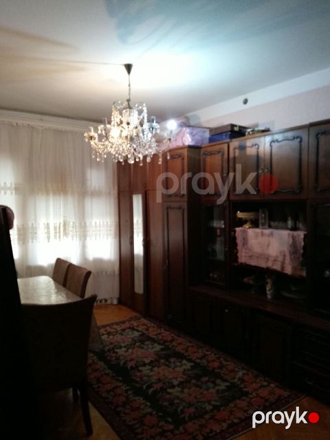 Satılır 3 otaqlı köhnə tikili 70 m² — Bakı
