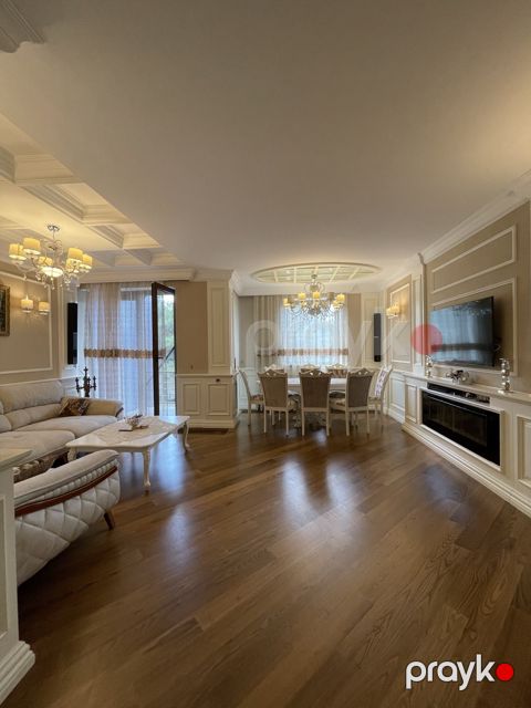 Satılır 4 otaqlı yeni tikili 220 m² — Bakı