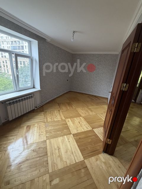 İcarəyə verilir 2 otaqlı köhnə tikili 60 m²