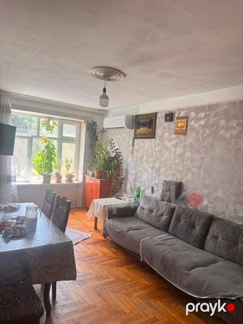 Satılır 2 otaqlı köhnə tikili 40 m² — Bakı