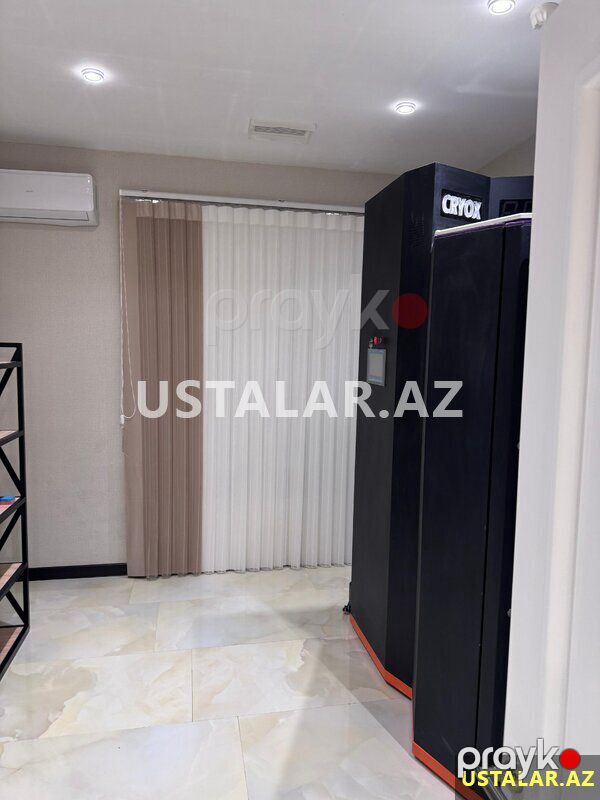 Dikey tül perde — Pəncərələr, qapılar, balkonlar, Bakı (3)