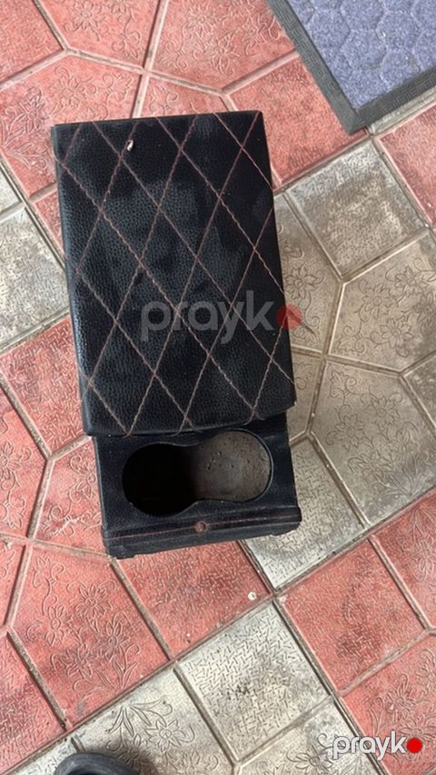 Avtomobil üçün orta konsol/dirsəkaltı - Material: qara süni dəridən — Digah