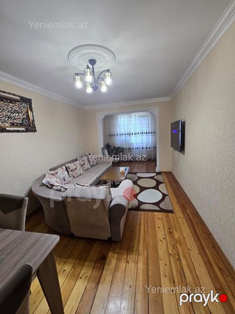 Satılır 3 otaqlı Bina evi menzil (Köhnə tikili), 75 m², 8-ci mikrorayon