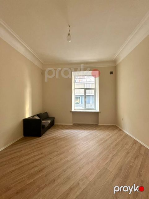 İcarəyə verilir 2 otaqlı köhnə tikili 90 m²