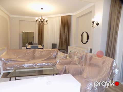 Xətai rayonu, “Ağ Şəhər” yaşayış kompleksində ön sırada yerləşən Yaşıl — Bakı