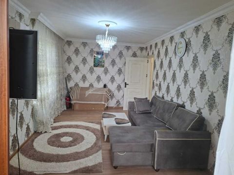 Satılır 2 otaqlı köhnə tikili 38 m² — Bakı