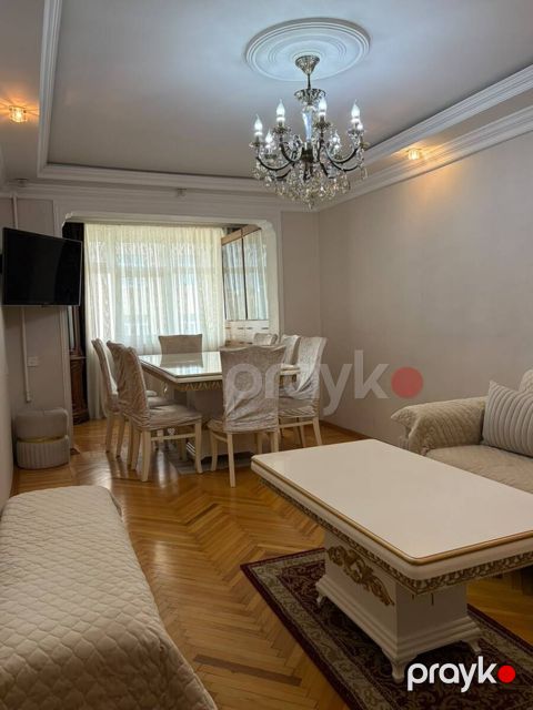 Satılır 3 otaqlı köhnə tikili 80 m² — Bakı