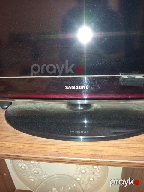 Samsung LCD televizor - Ekran: təxminən 32" (81 sm) diaqonal, geniş — Digah