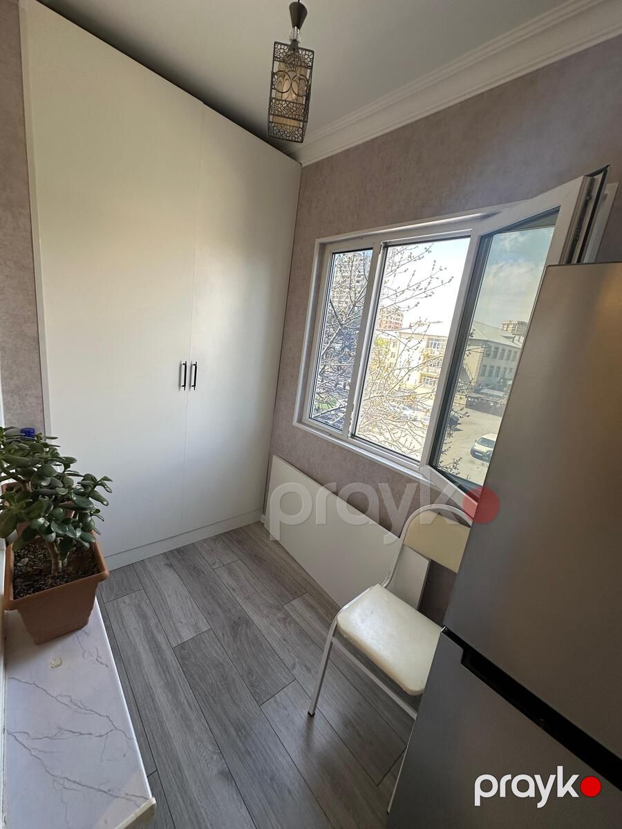 Satılır 2 otaqlı köhnə tikili 65 m² — Mənzil, Bakı (11)