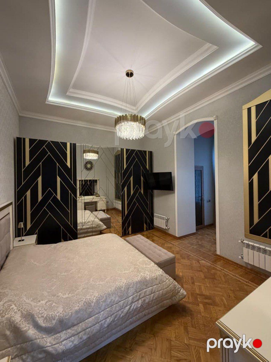 Satılır 7 otaqlı köhnə tikili 435 m² — Mənzil, Bakı (10)