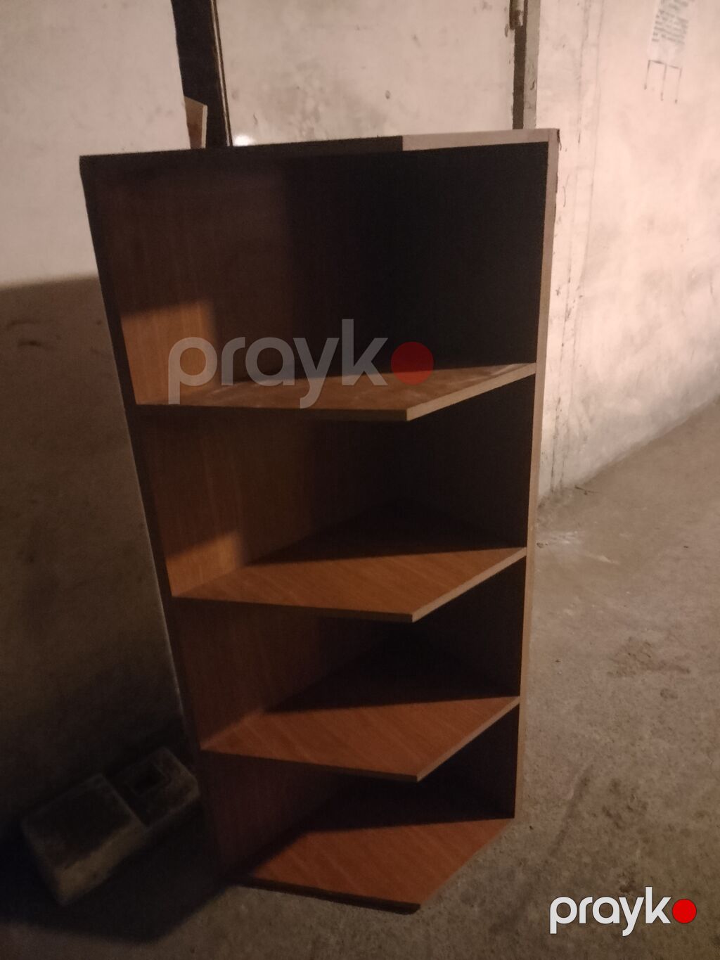 Gardırop ela vezyetde satlir ucuz qiymete matriali Cox yaxsdir — Rəflər, Bakı (2)
