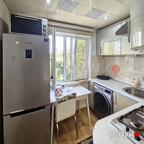 Satılır 2 otaqlı Bina evi menzil (Köhnə tikili), 50 m², 8-ci mikrorayon — Sumqayıt
