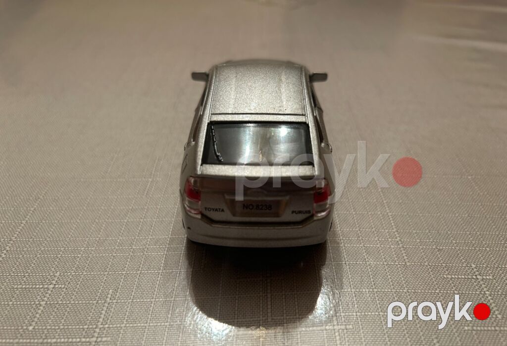 Gümüşü rəngdə metal miniatura avtomobil modeli - Miqyası: təxmini — Oyuncaq nəqliyyatı, Bakı (3)