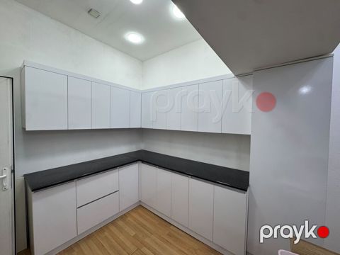 *1000 Vitrin mətbəx mebeli* *Istifadə edilməyib* Ölçü 2m* 3m Unvan