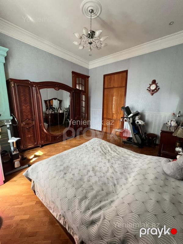 Satılır 6 otaqlı Bina evi menzil (Köhnə tikili), 220 m², Yasamal rayonu — Mənzil, Bakı (6)