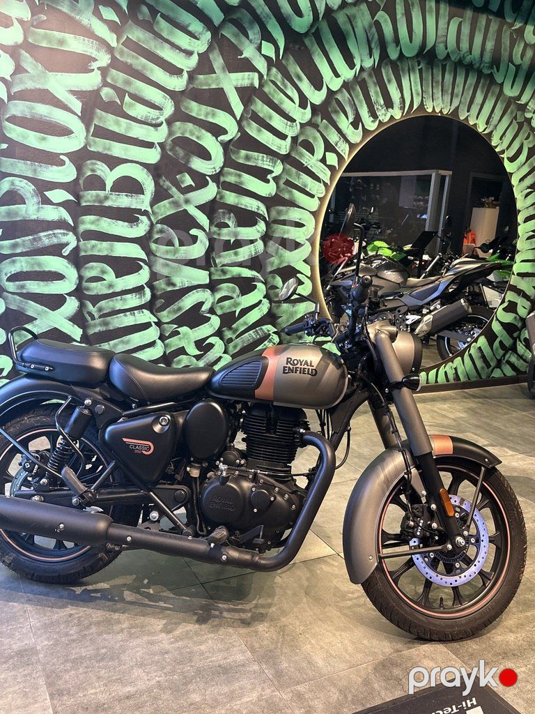 Royal Enfield Classic 350, 350 sm3, 2025 il, yeni — Motosikletlər, Bakı (2)