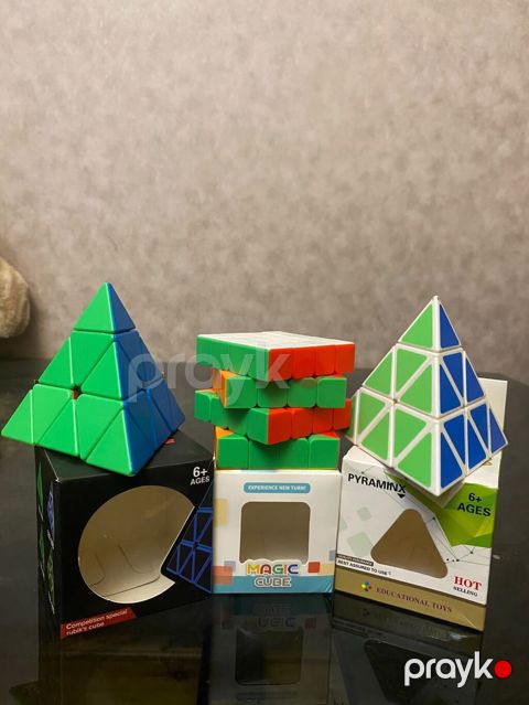 Kubik Rubikler. Her biri ideal veziyyetdedir.Hec bir qiriği veya — Bakı