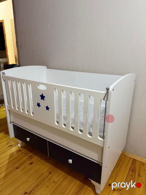 Uşaq yatağı Satılır 100 azn. Matras verilir. Ünvan Neftçilər(SemaG) — Mehdiabad