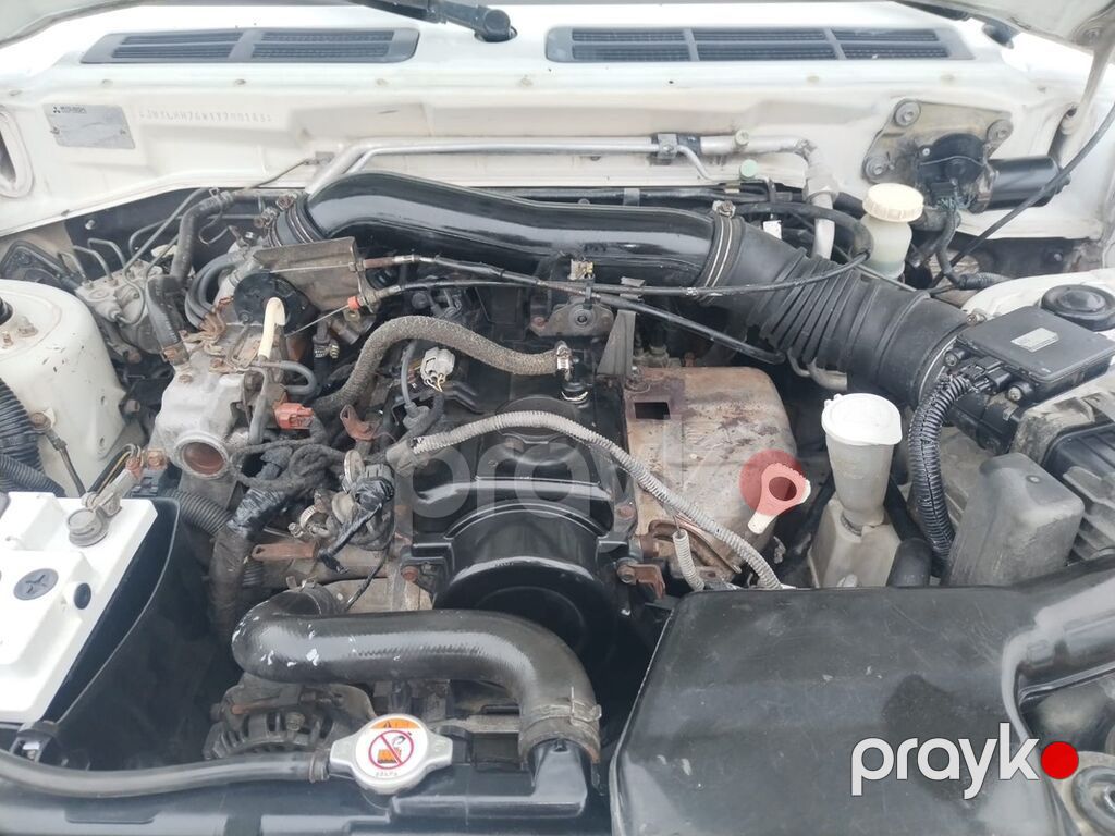 Mitsubishi Pajero iO 4WD kompakt yolsuzluq avtomobili. Avtomobilin — Avtomobillər, Gəncə (3)