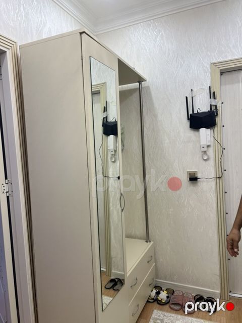 Dəhliz üçün çoxfunksiyalı asılqanlı dolab - Rəng: açıq krem — Bakı