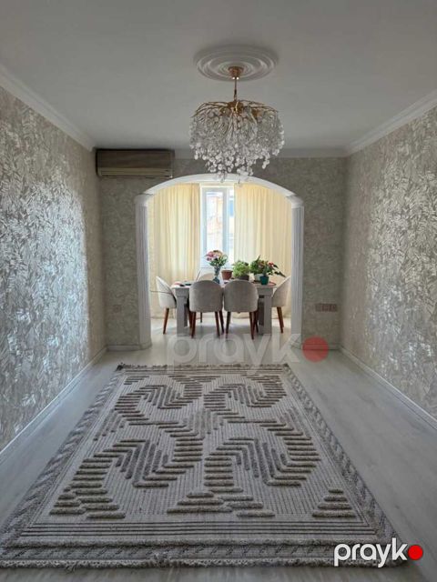Satılır 3 otaqlı köhnə tikili 75 m²