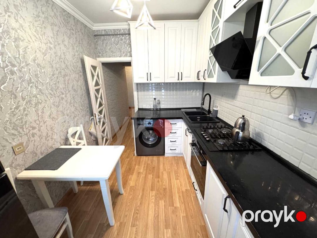 Satılır 2 otaqlı köhnə tikili 65 m² — Mənzil, Bakı (9)