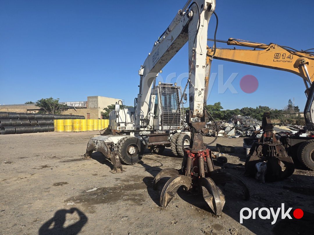 Ekskavator Liebherr, 2005 il — İnşaat texnikası, Bakı (3)